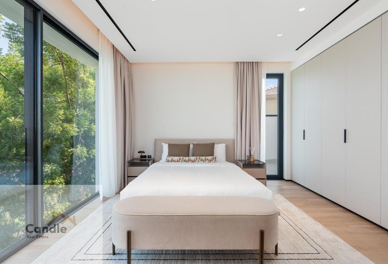 FULL SKYLINE/LAKE VIEW | UPGRADED | ELEVATED PLOT